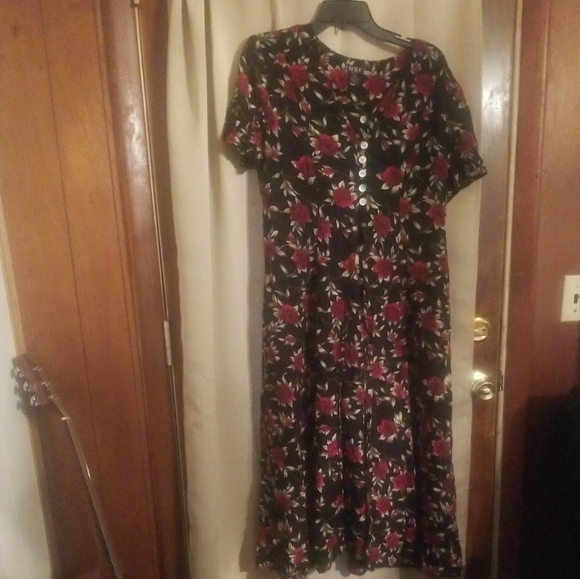 Msk Petite 14P Long Rose Floral Black Button Dress. - Picture 1 of 6